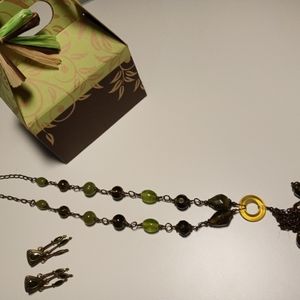 Fashion necklace and earring set